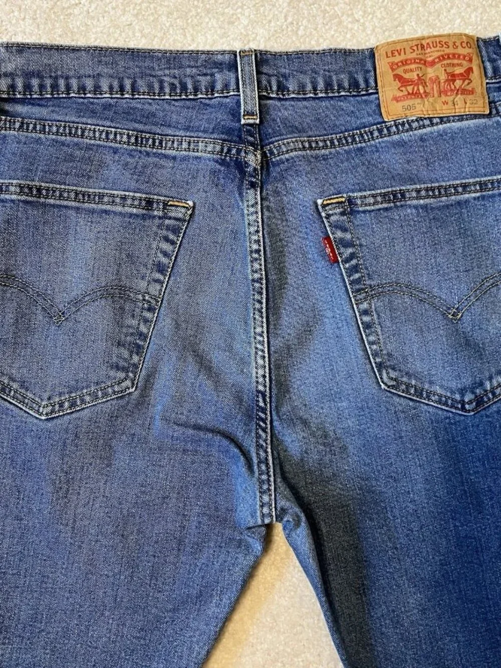 Levi's 505 Men's Blue Jeans 34x30 (34x32 Tag) Regular Straight Medium Wash Denim